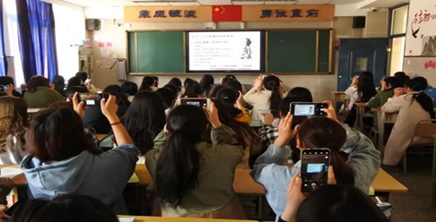 成都铁路卫生学校护考通过率创新高，毕业生喜领资格证